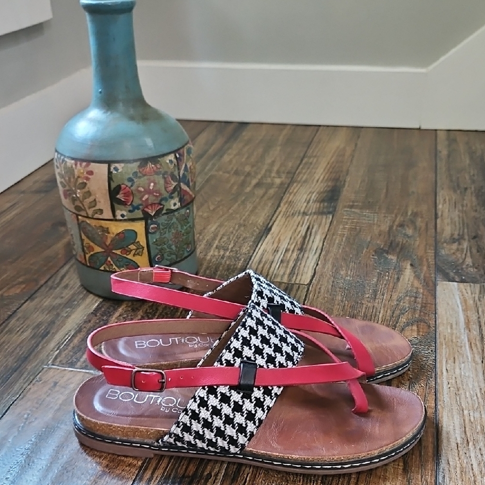 Corkys Women's Red‎ Leather And Black & White Houndstooth Thong Sandals. Size 38